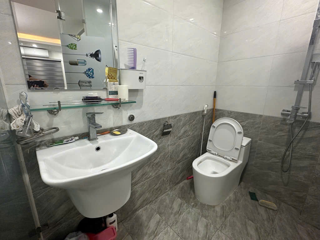 ĐỊNH CÔNG THƯỢNG – NHÀ ĐẸP LONG LANH, 30M RA OTO - NGÕ THÔNG, TIỆN DI CHUYỂN BÙI XƯƠNG TRẠCH – KIM GIANG - LÊ TRỌNG TẤN.